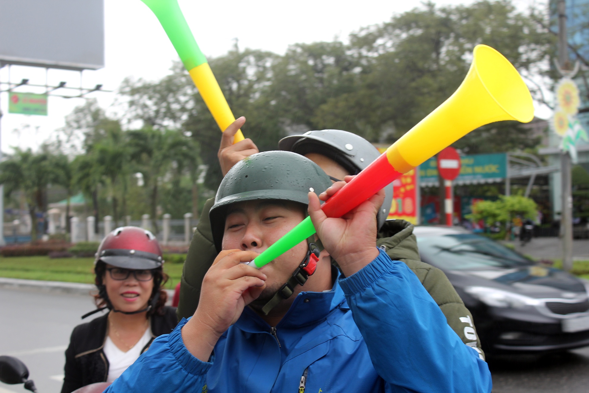 Nguoi Quang Nam mong cho U23 Viet Nam chien thang hinh anh