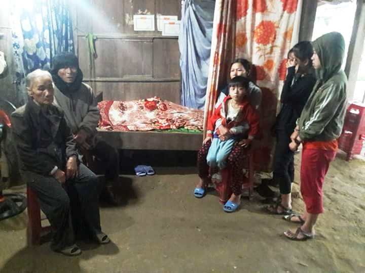 Hai nguoi thiet mang sau khi tong xe cho ton hinh anh