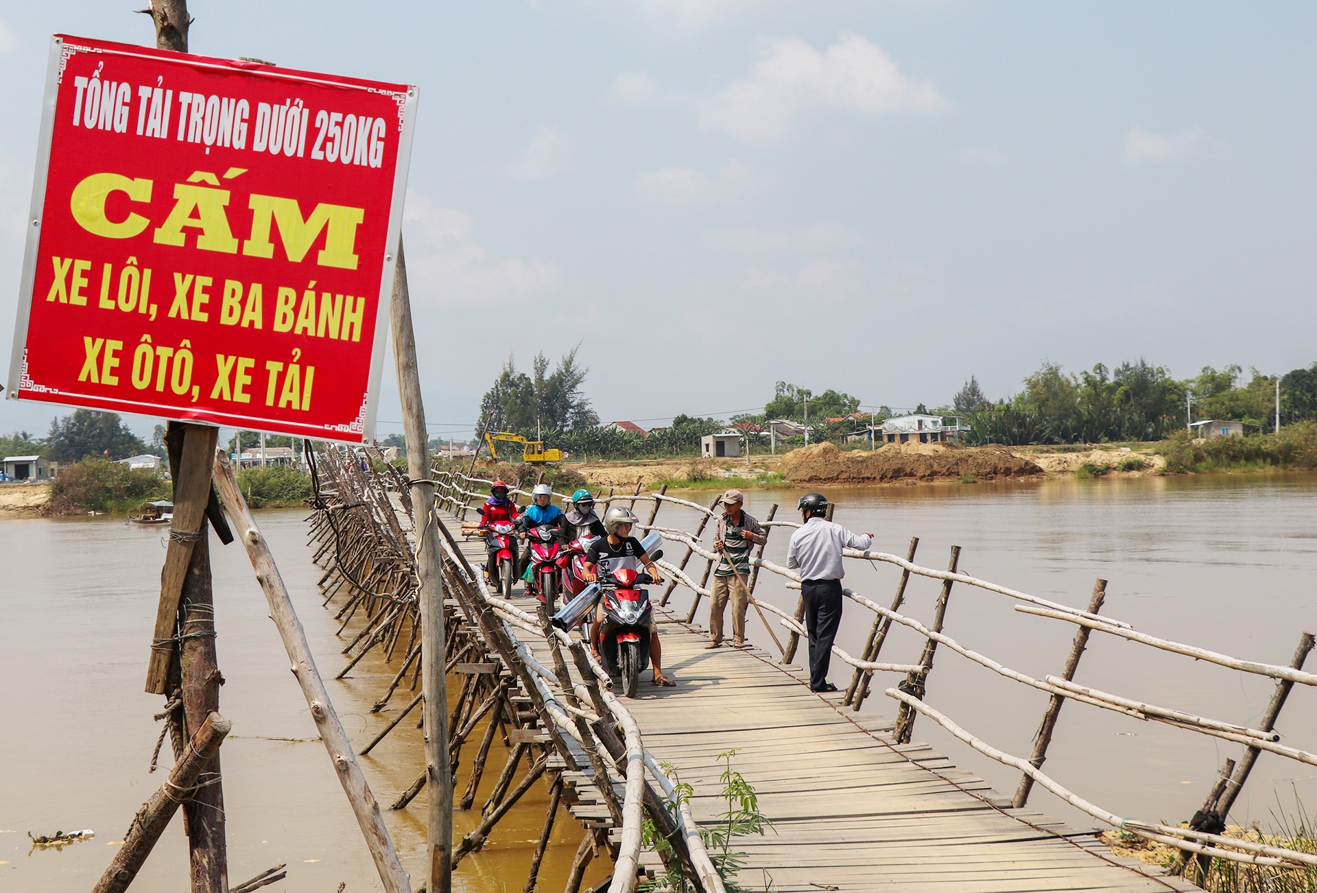 Cau sap sap o Quang Nam anh 8