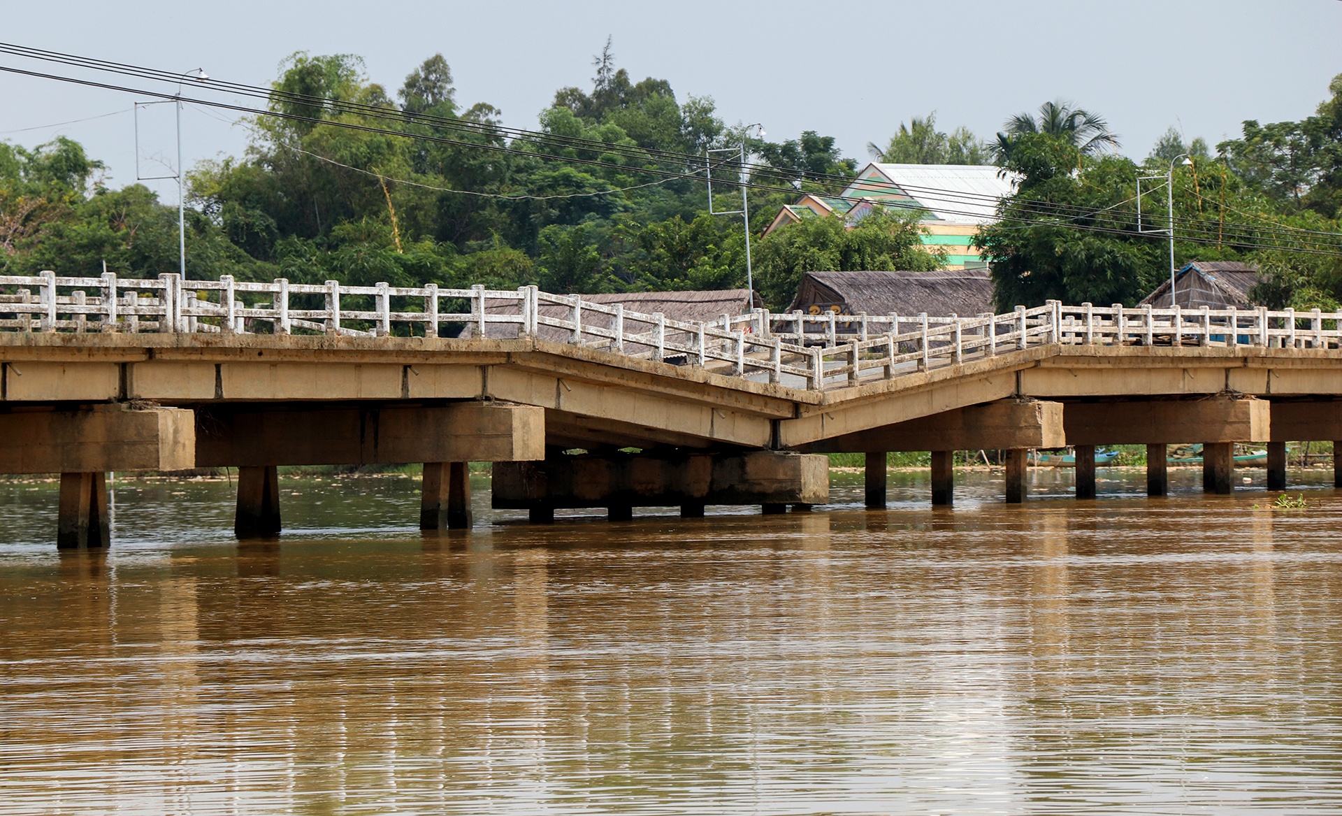 Cau sap sap o Quang Nam anh 2