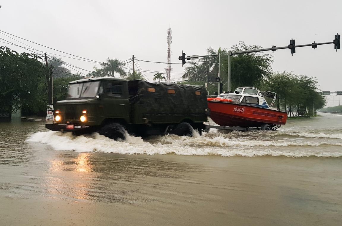 Quang Nam huy dong hon 500 chien si giup dan, so tan 1.830 ho gia dinh hinh anh