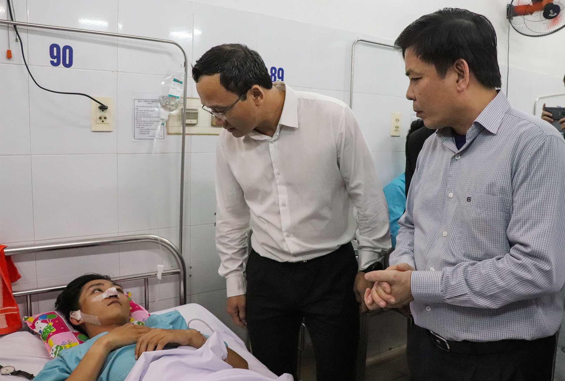 Bo truong Nguyen Van The: Can xoa ngay diem den tai nan o deo Hai Van hinh anh