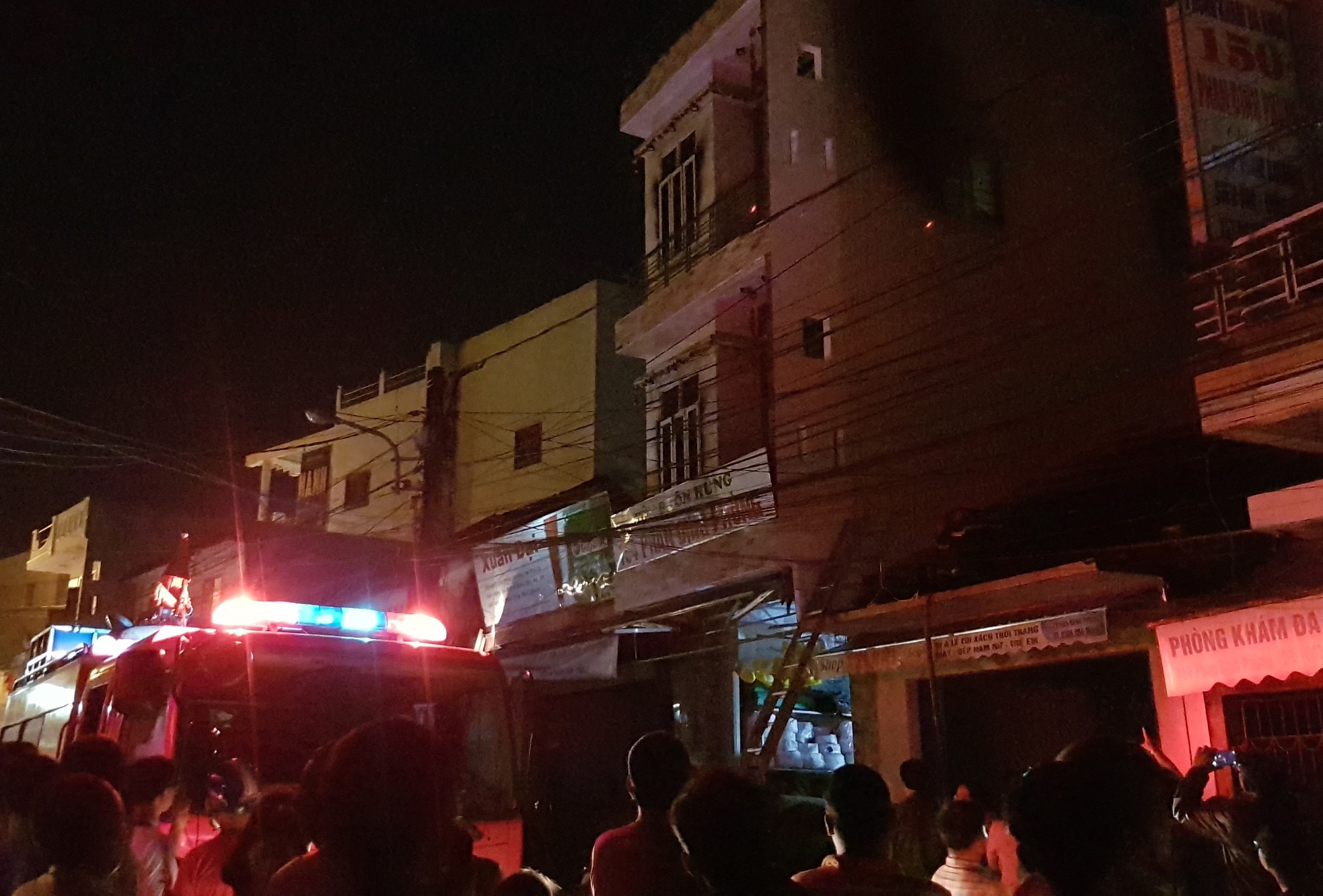 Hieu buon boc chay ngay giap Tet hinh anh