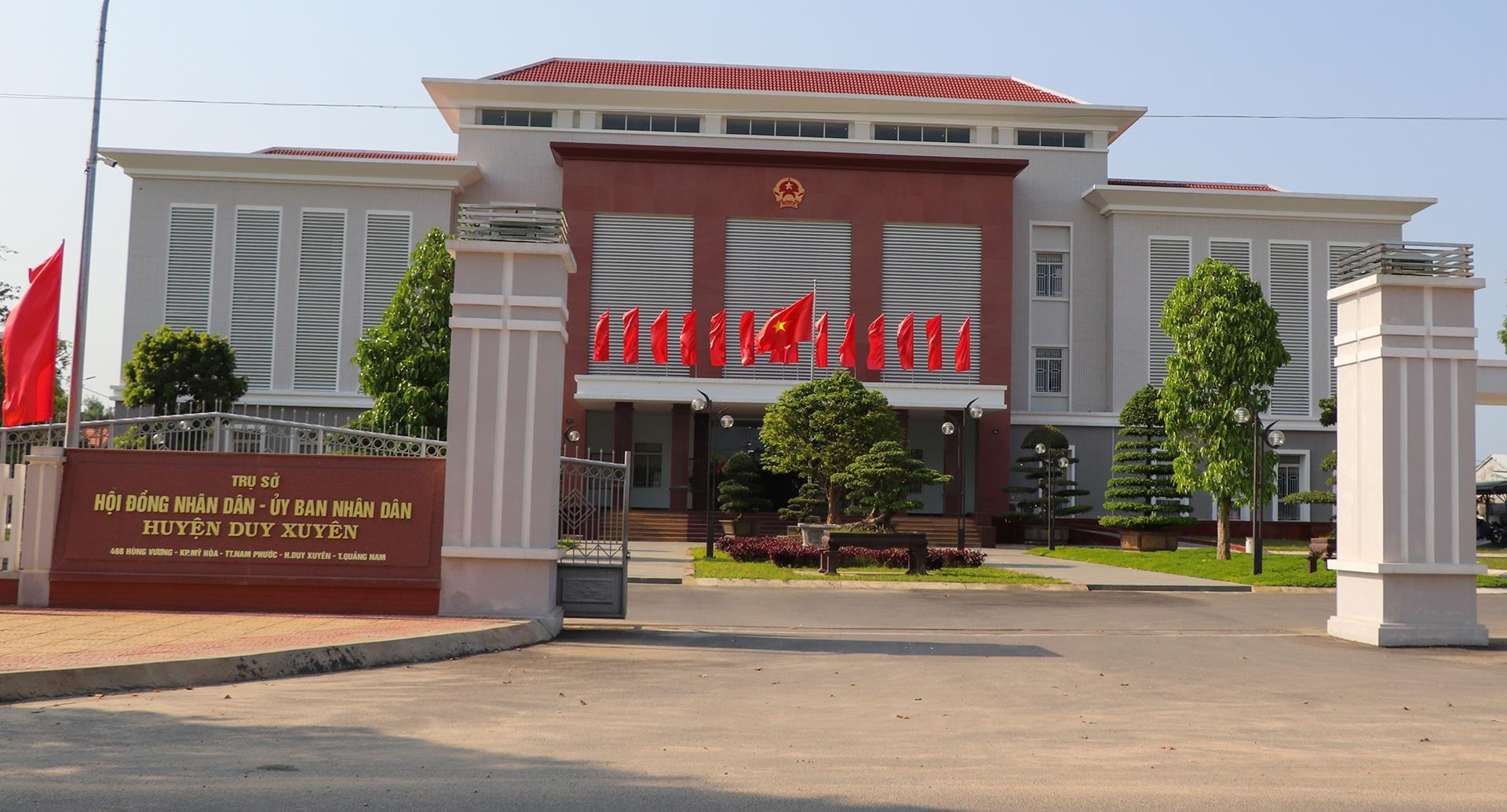 Bo nhiem nhan su sai quy dinh, nguyen bi thu huyen bi khien trach hinh anh