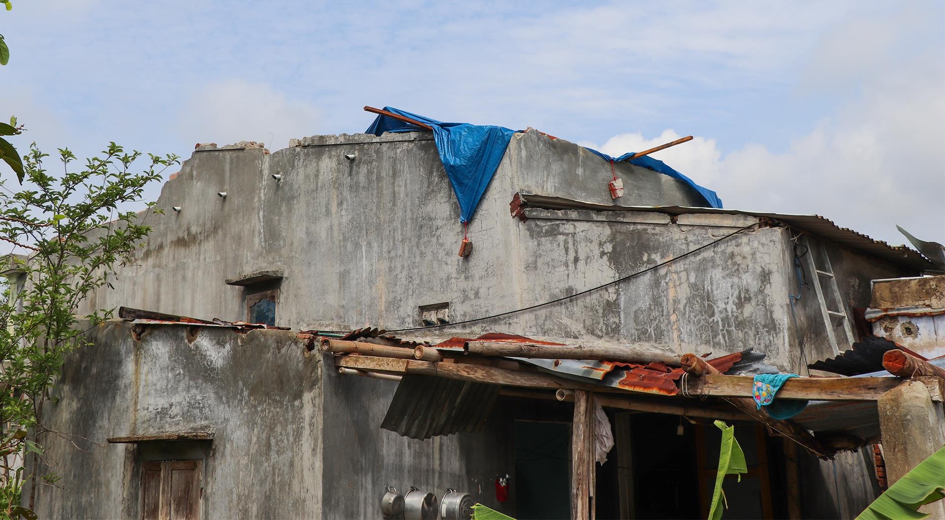 Loc xoay lam hong 20 can nha, thiet hai hang nghin ha nong san hinh anh