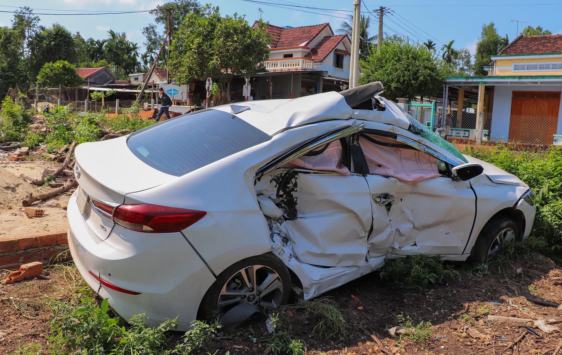 tau hoa tong oto anh 1