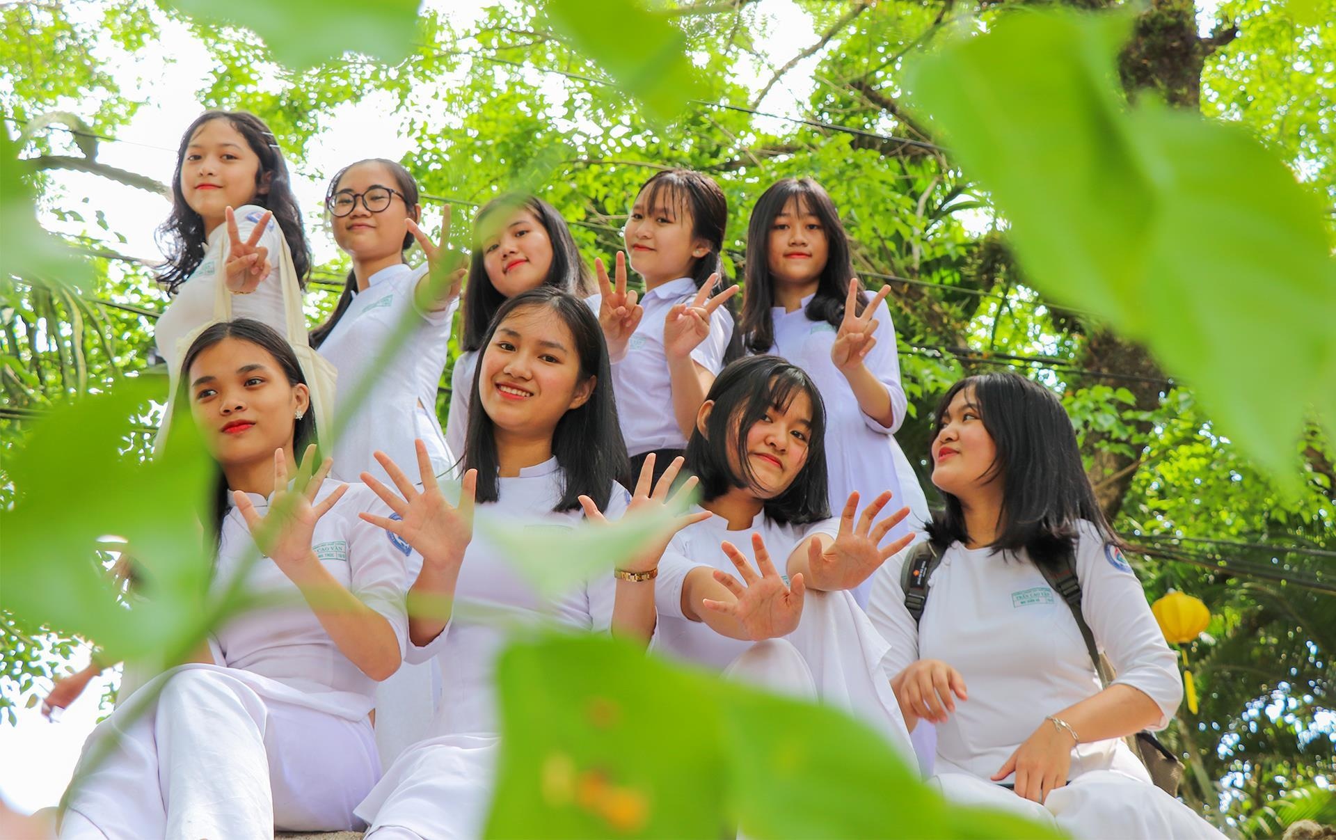 Quang Nam ruc vang sac hoa sua dau he hinh anh