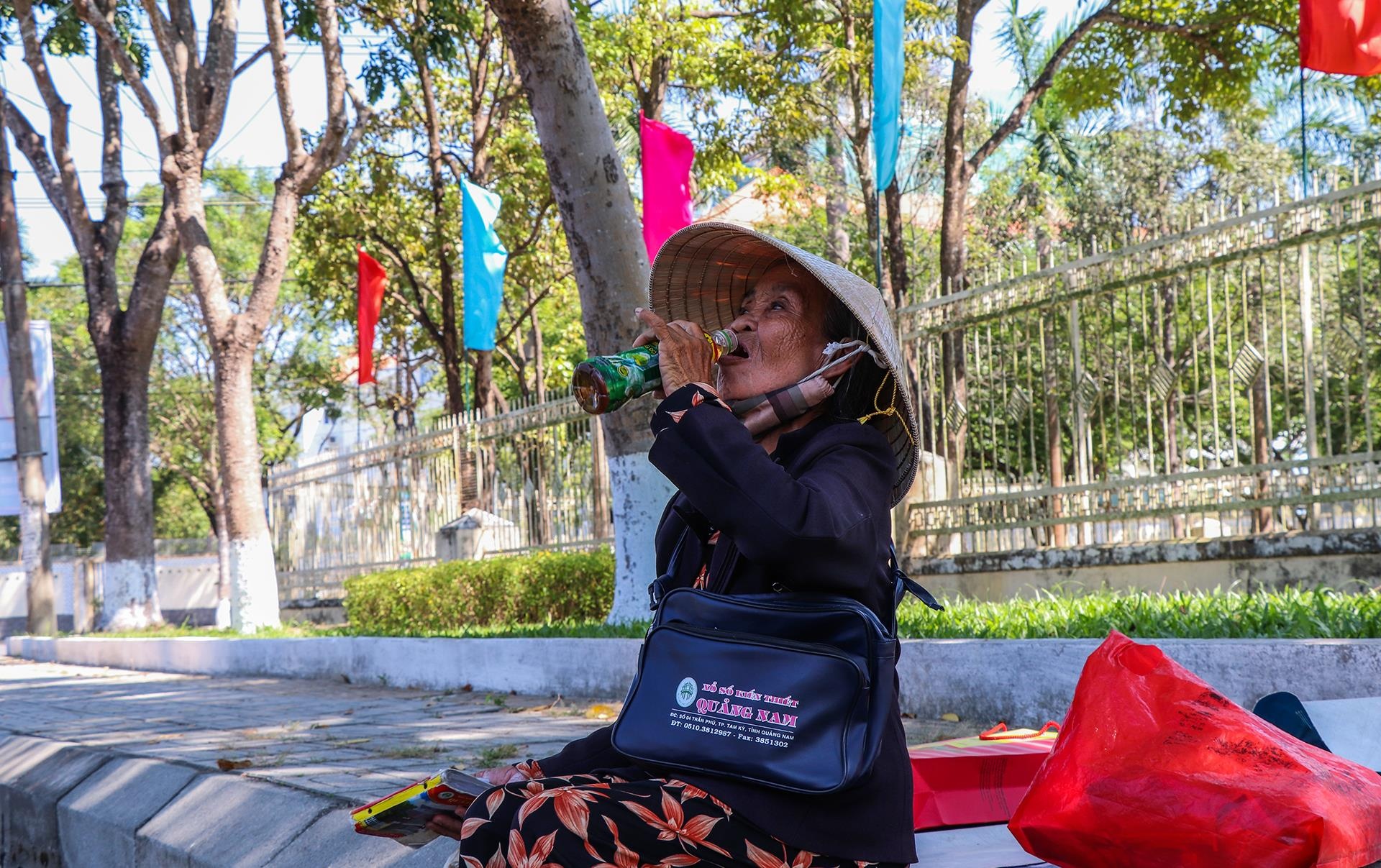 muu sinh duoi nang nong anh 13