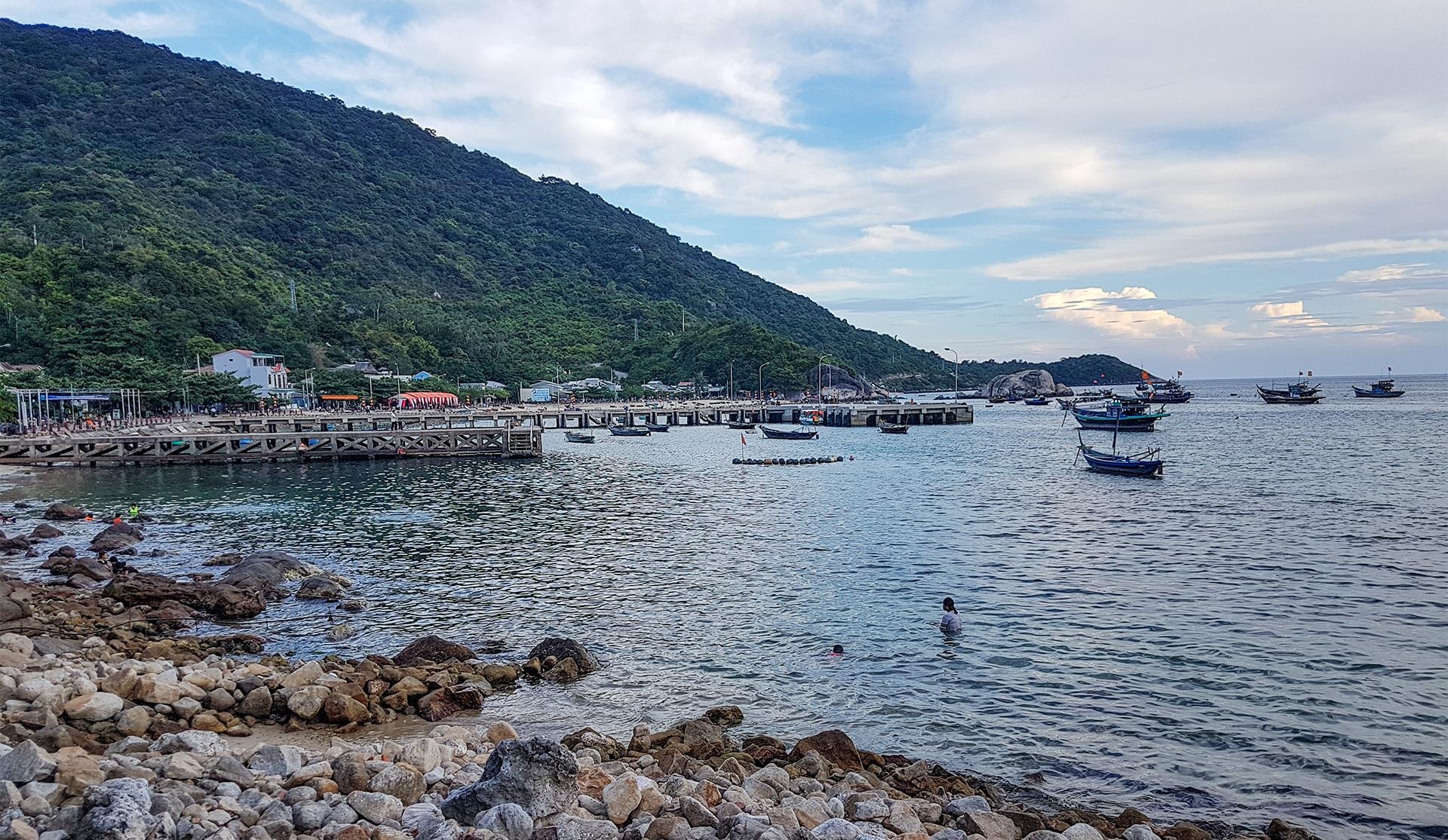 Hoi An phan ung viec Da Nang muon dua du khach ra thang Cu Lao Cham hinh anh