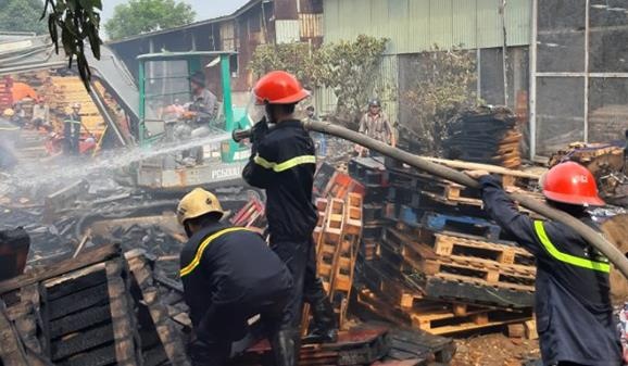 cháy xưởng gỗ ảnh 1 chay xuong go anh 1