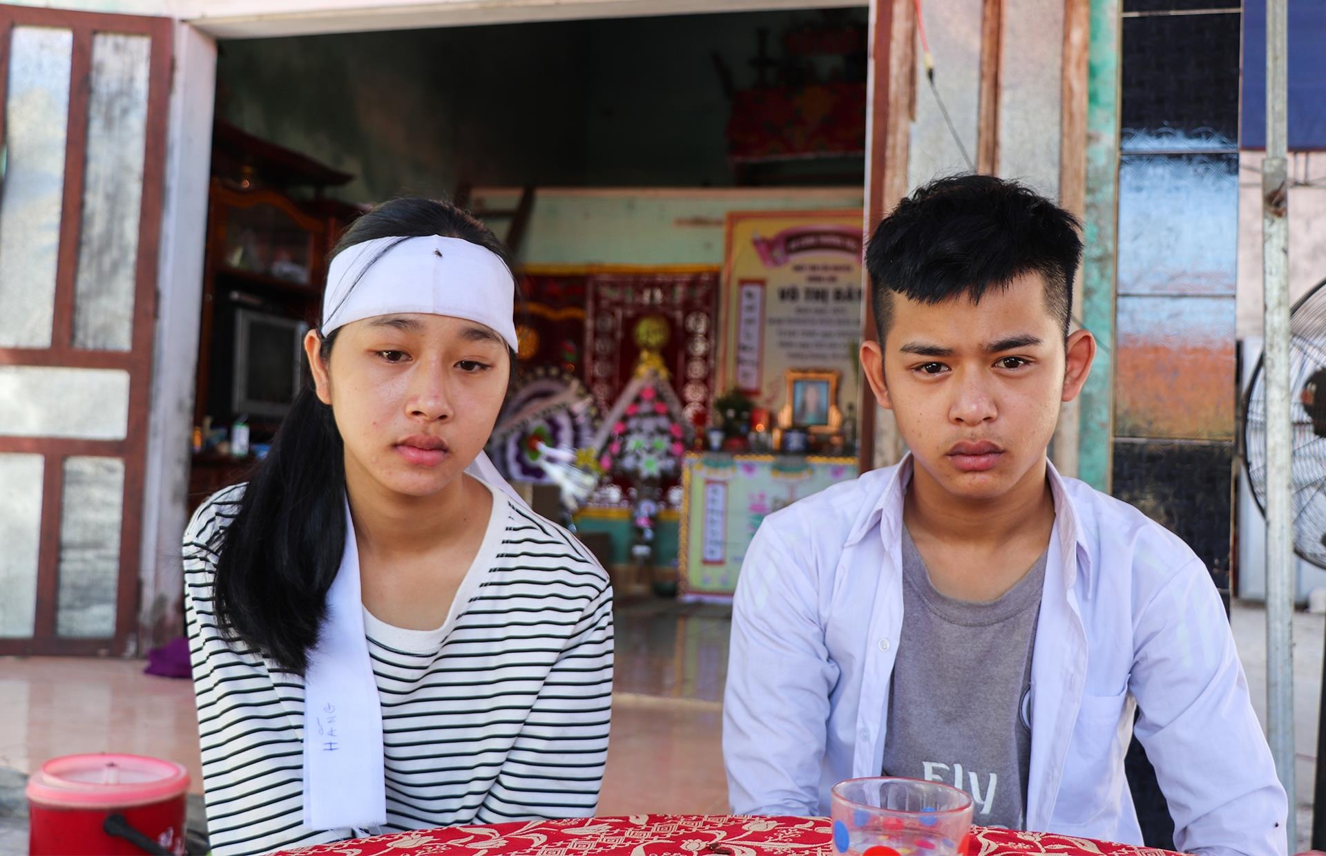 Thí sinh bỏ thi vì cha đêm chết mẹ ảnh 2 Thi sinh bo thi vi cha dem chet me anh 2