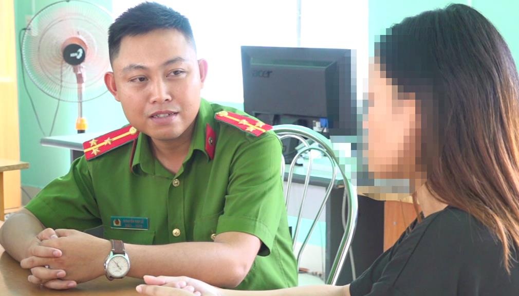 Giai cuu mot phu nu nghi bi lua ban sang Trung Quoc hinh anh