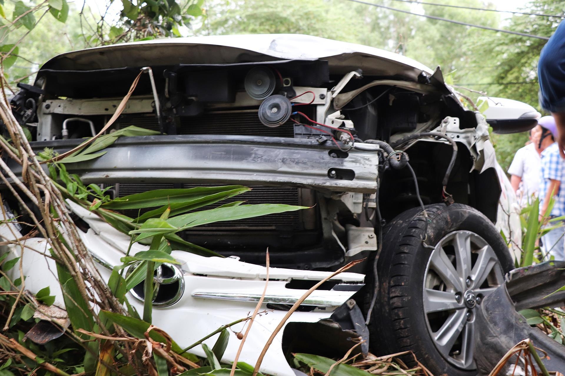 Hien truong taxi Vinasun tong 2 ba chau tu vong hinh anh