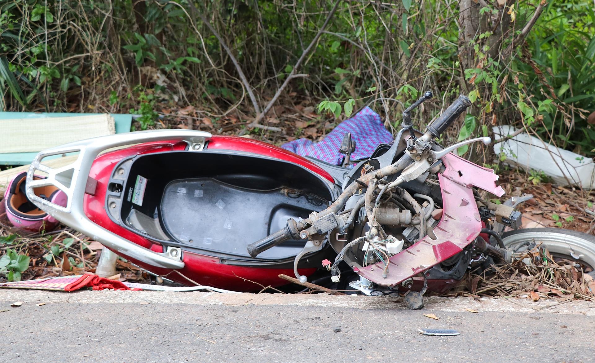 Hai ba chau tu vong sau khi bi taxi Vinasun tong hinh anh