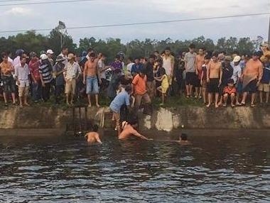 Tam kenh sau dam gio, nam thanh nien tu vong hinh anh