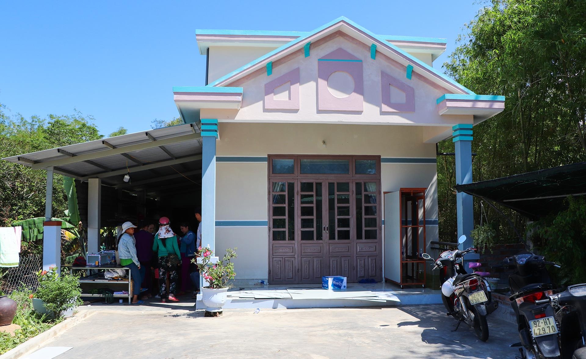 chồng cắt cổ vợ ảnh 1 chong cat co vo anh 1