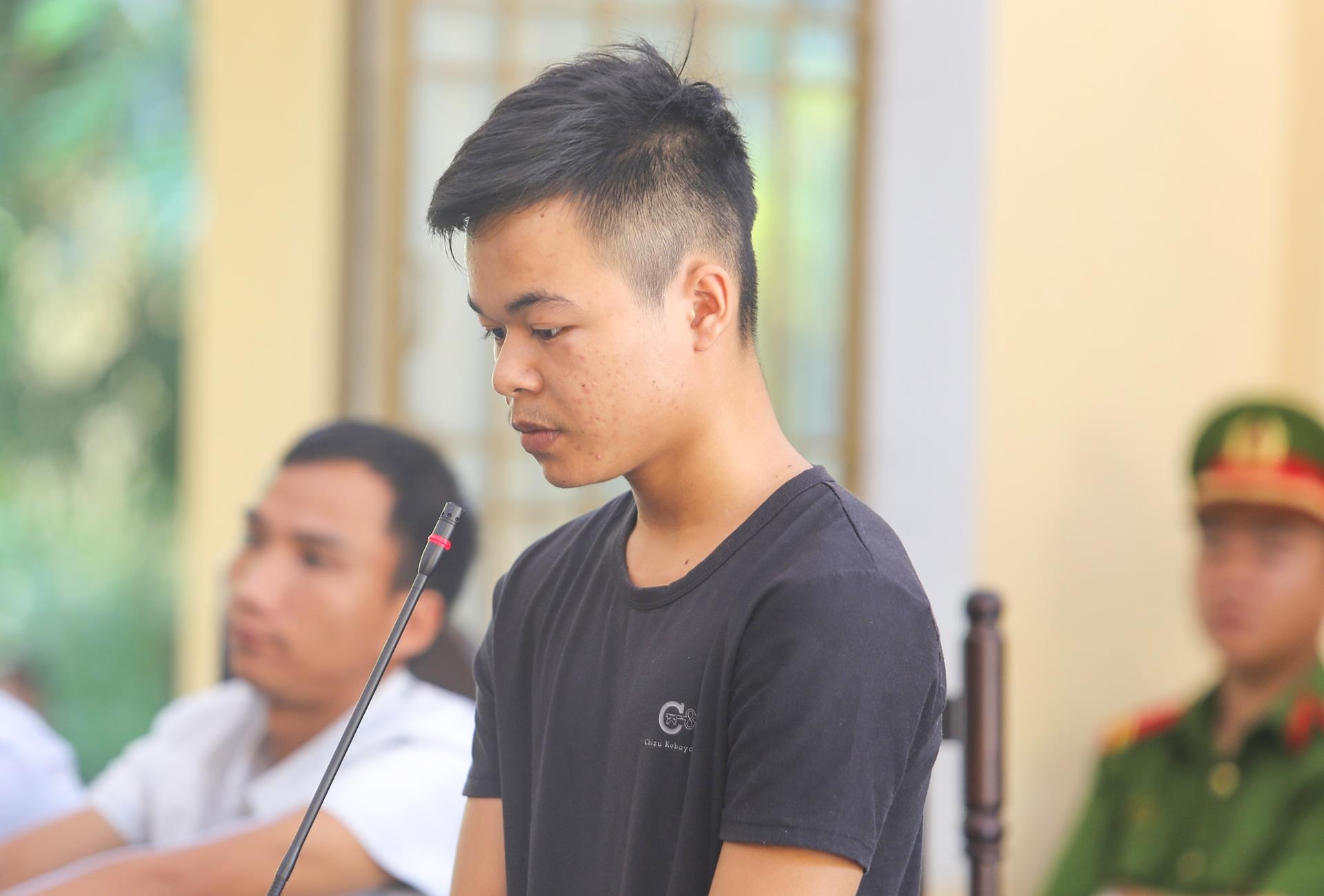 Dam chet ban hoc, nam sinh lop 10 linh 5 nam tu hinh anh