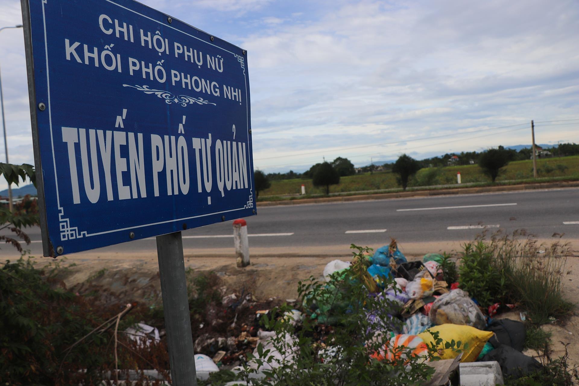 rac chat dong tren quoc lo 1 anh 1