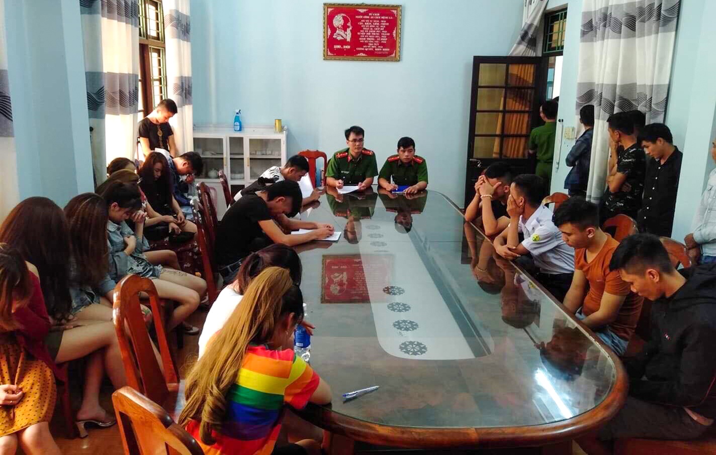 dân chơi dương tính ma túy ảnh 1 dan choi duong tinh ma tuy anh 1