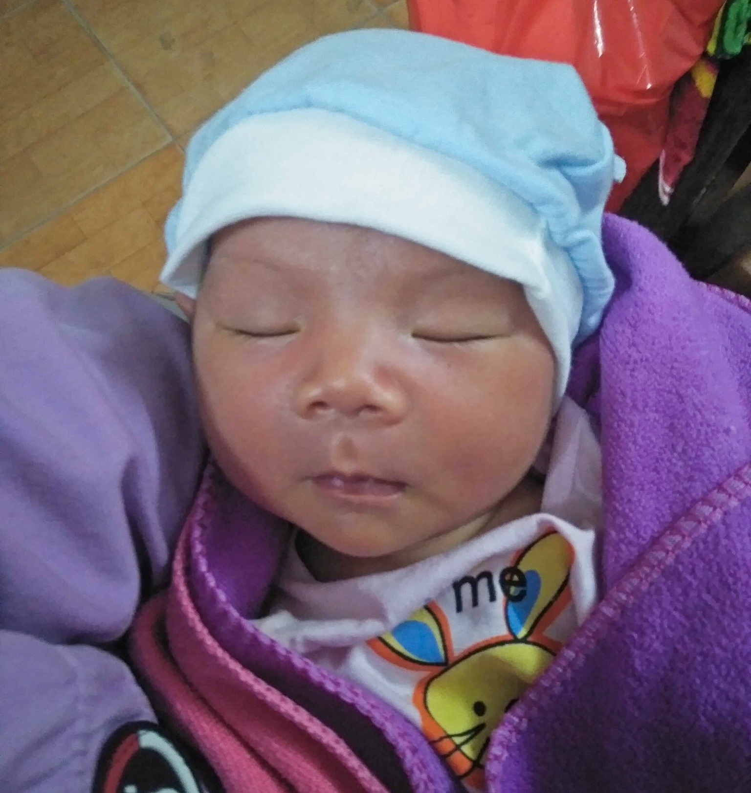 bé trai sơ sinh bị bỏ rơi ảnh 1 be trai so sinh bi bo roi anh 1