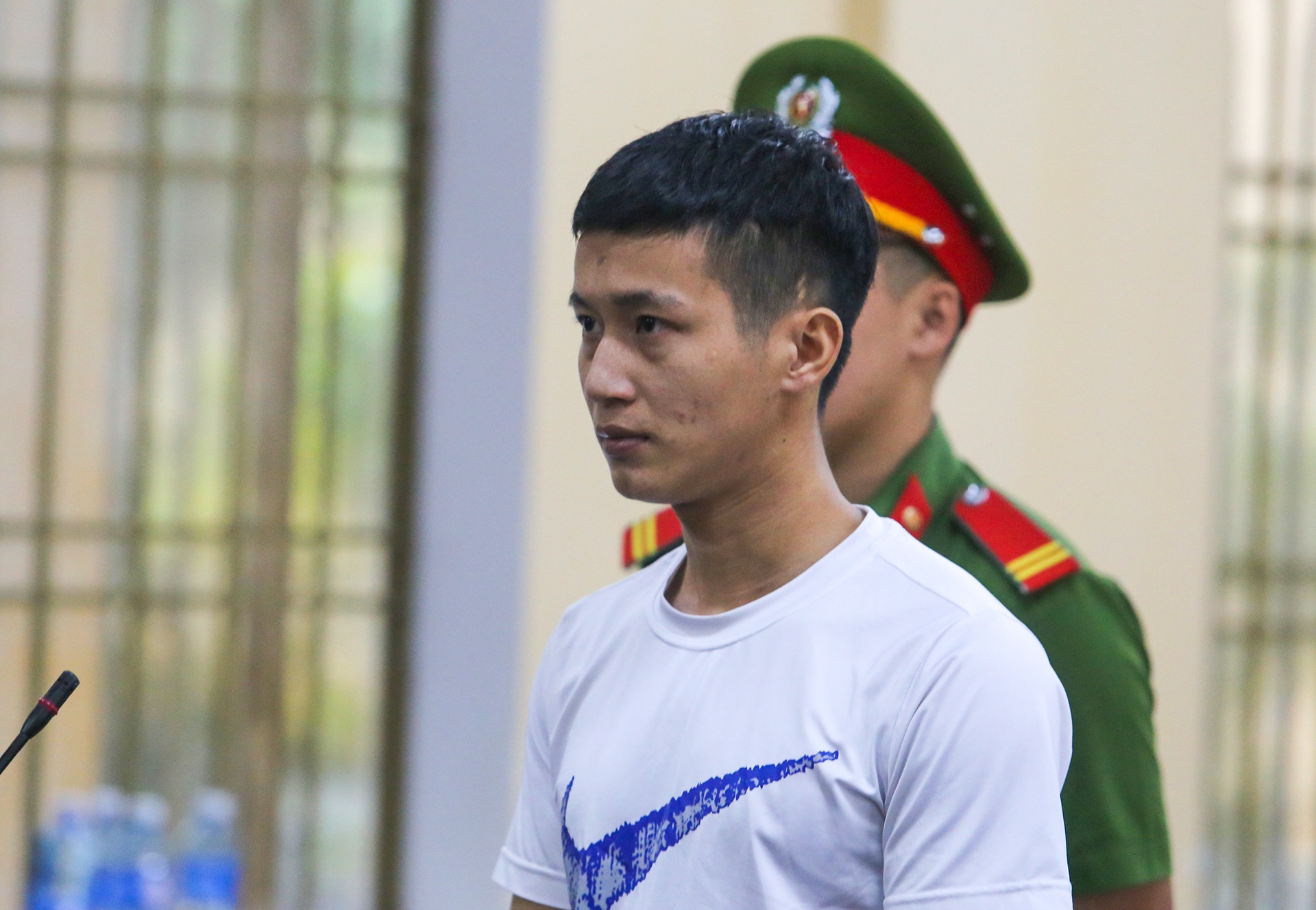 đâm vợ hờ lĩnh 10 năm tù ảnh 1 dam vo ho linh 10 nam tu anh 1