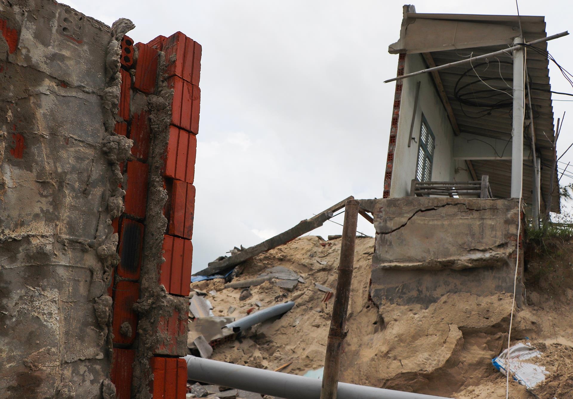 Song danh toac nhieu km bo bien o xa dao hinh anh