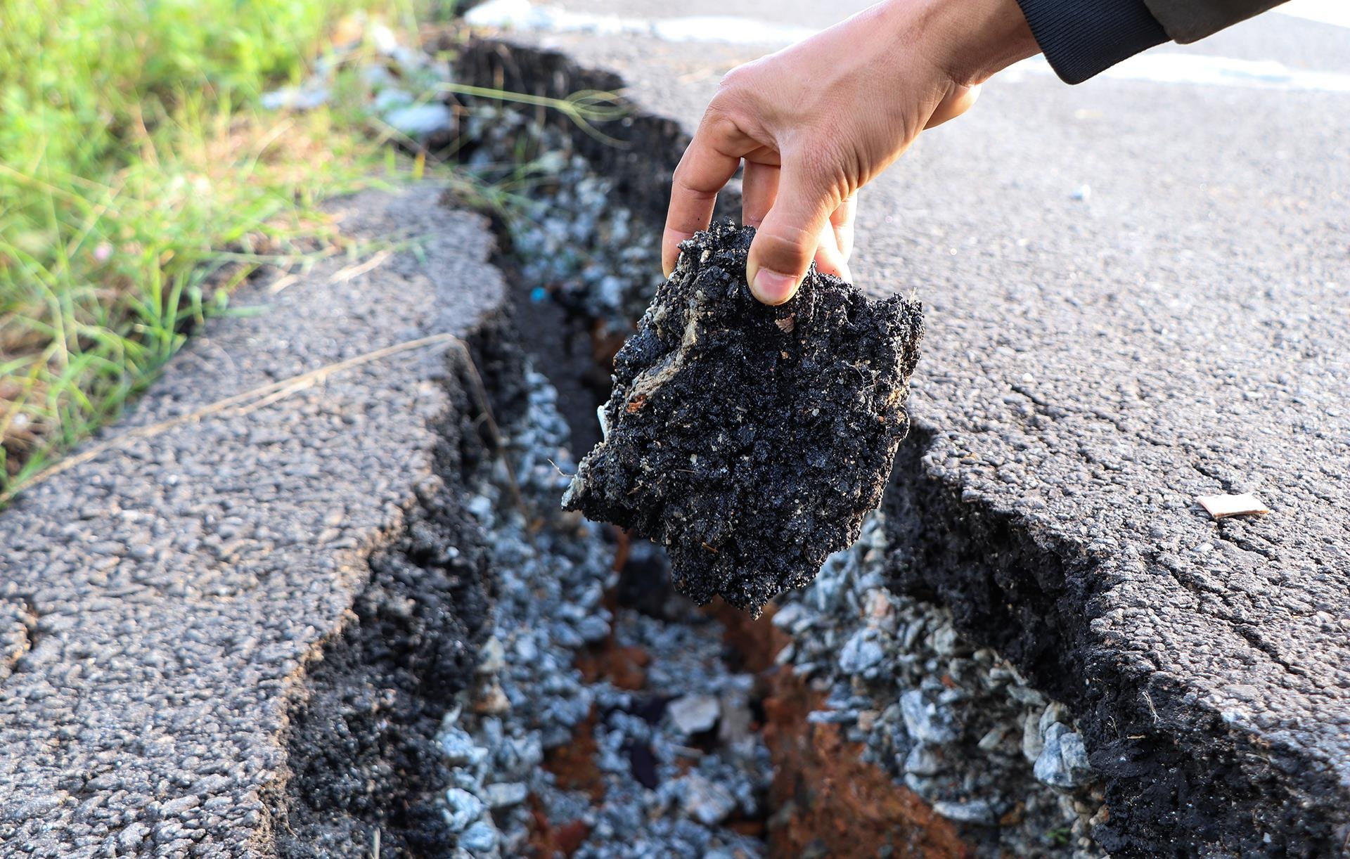 Ban quan ly cao toc Da Nang - Quang Ngai ly giai duong dan cau hu hong hinh anh