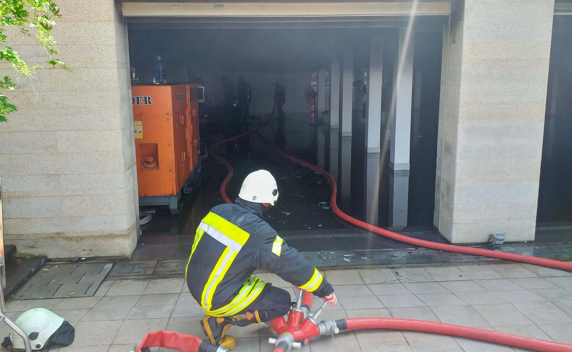 cháy nhà ba tầng ảnh 1 chay nha ba tang anh 1