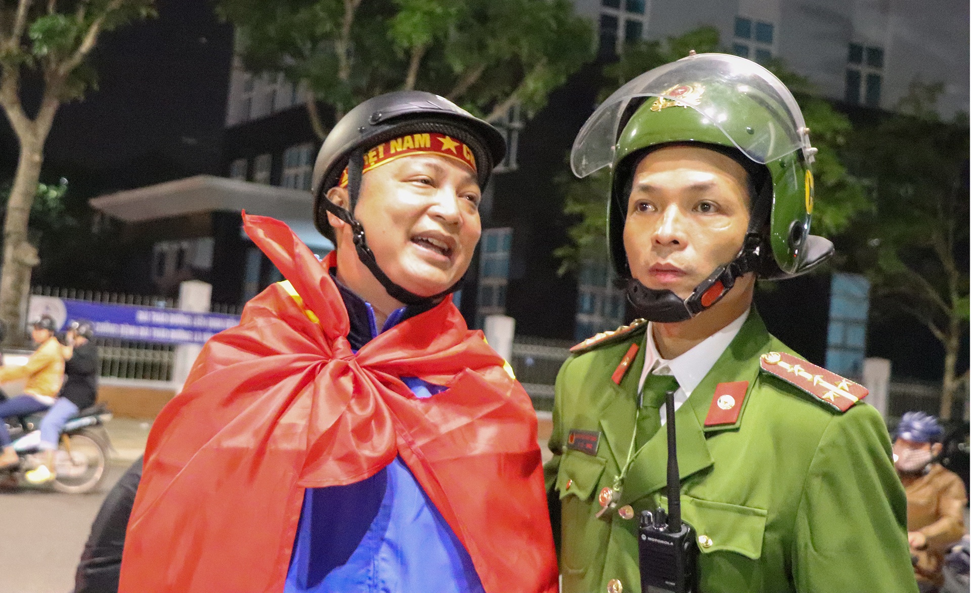 co vu bong da Viet Nam anh 7