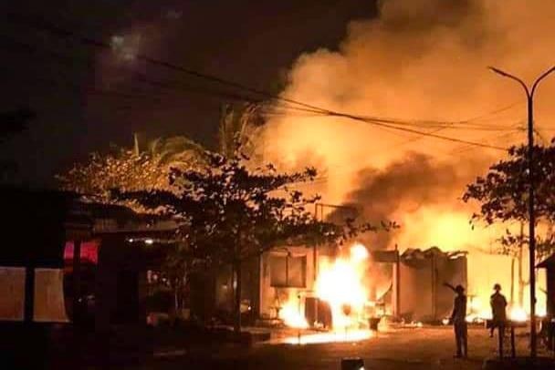 Nhieu nguoi thoat chet khi 4 nha hang bi thieu rui trong dem hinh anh