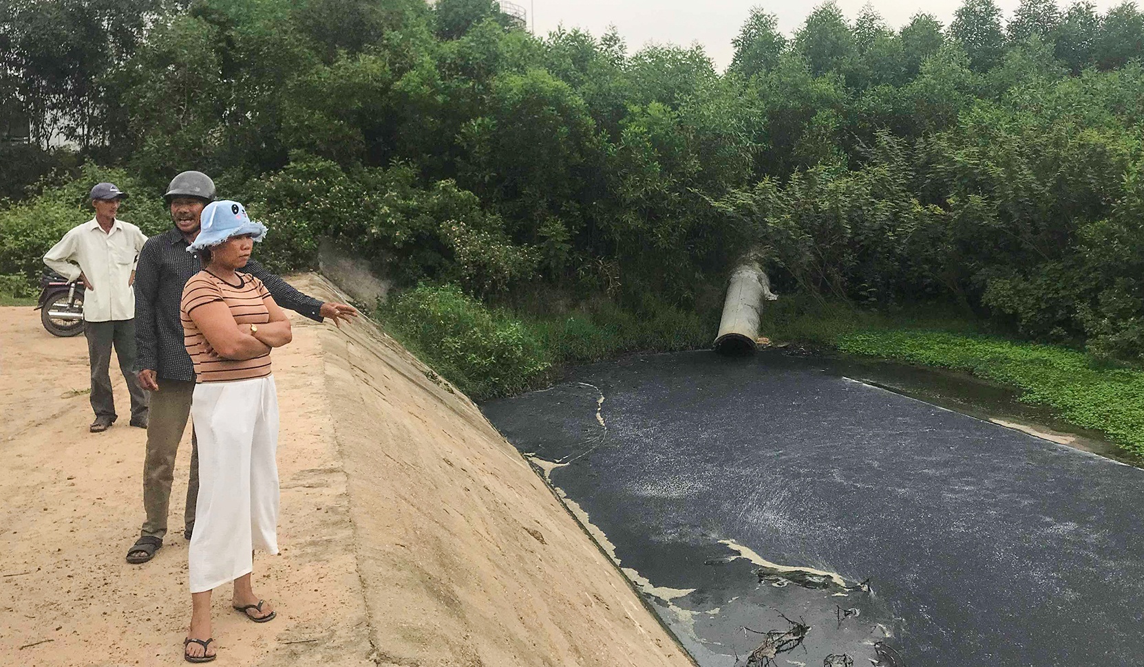 Nha may con gay o nhiem, tinh yeu cau lam giay phep xa thai hinh anh