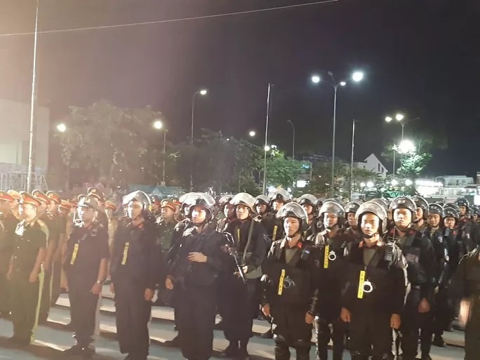 Cong an Dong Nai ra quan tran ap toi pham anh 1