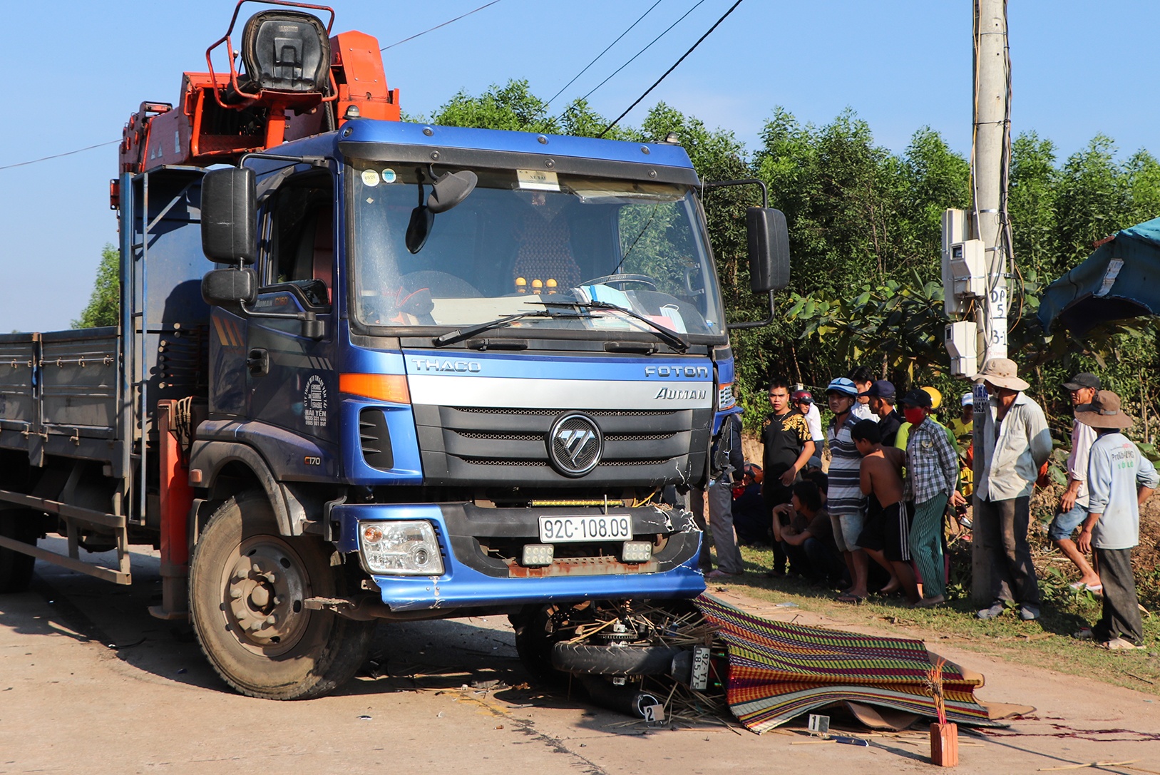 Tong truc dien oto tai, tai xe xe may tu vong hinh anh