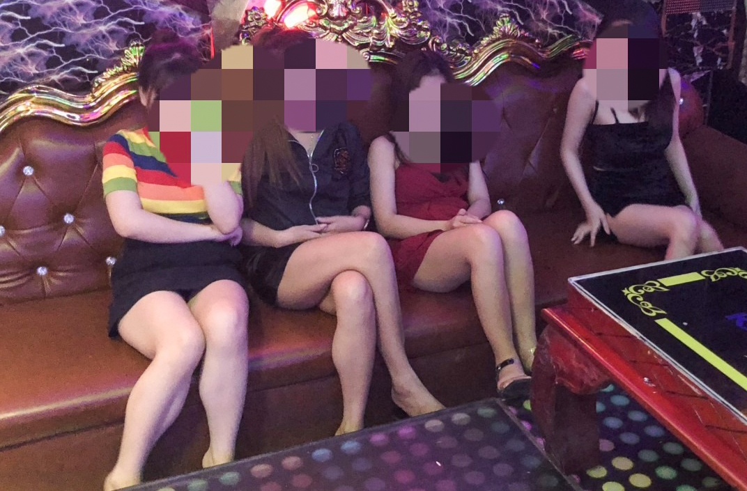 14 nguoi su dung ma tuy trong quan karaoke hinh anh