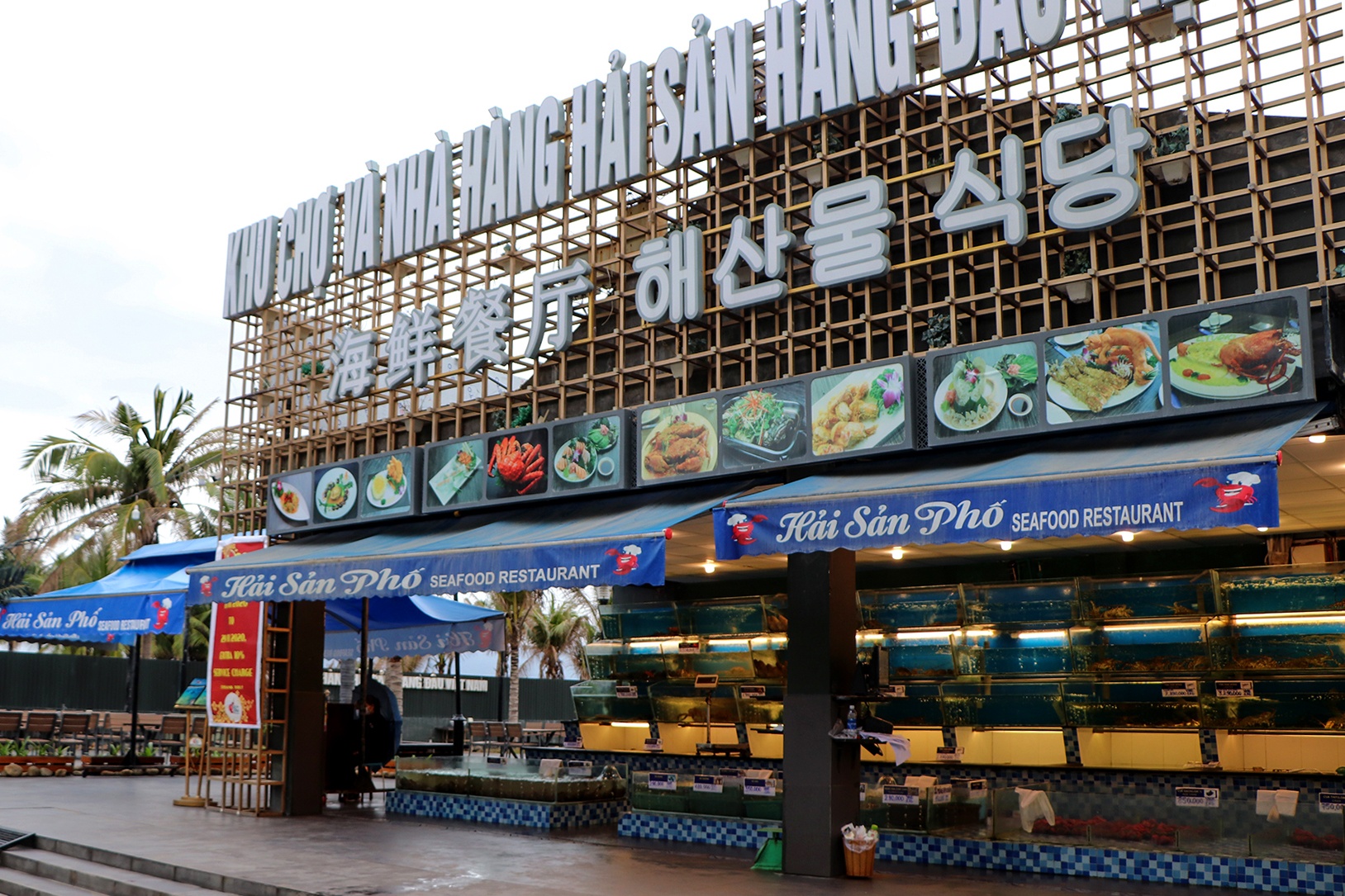 Hang quan o Da Nang vang khach giua noi lo virus corona lay lan hinh anh