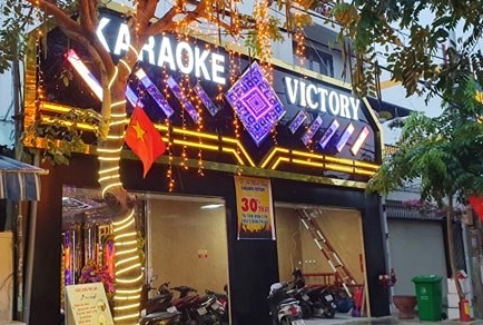 thanh niên sử dụng ma túy trong quán karaoke ảnh 1 thanh nien su dung ma tuy trong quan karaoke anh 1