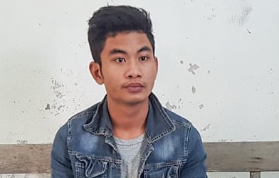 9X bi bat khi vua buoc vao nha ban gai hinh anh
