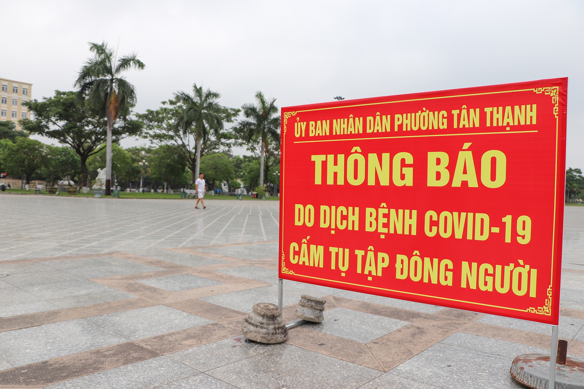 Quang Nam cho mo cua quan nhau tu 23/4 anh 1