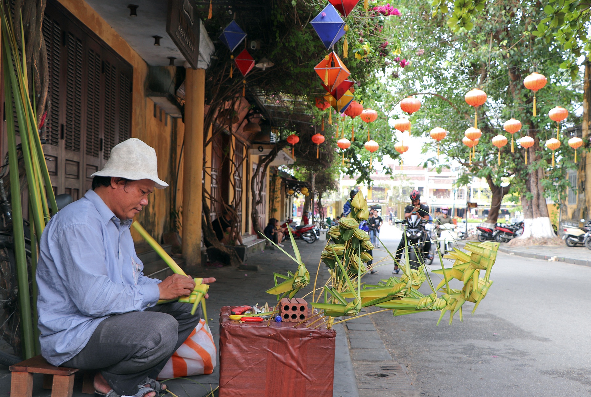 Hoi An vang khach le 30/4 anh 3