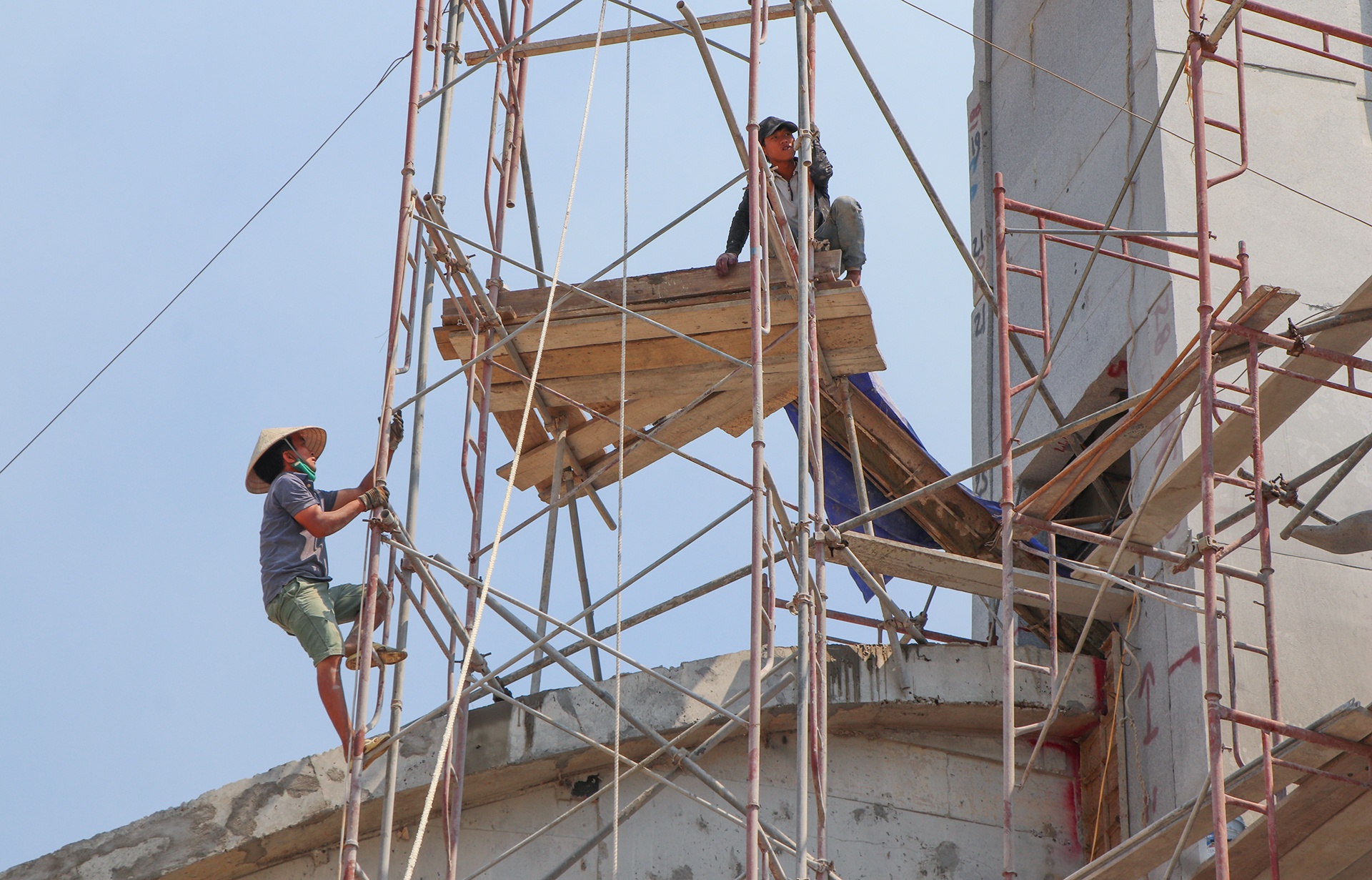 Tuong dai tien ty anh 10