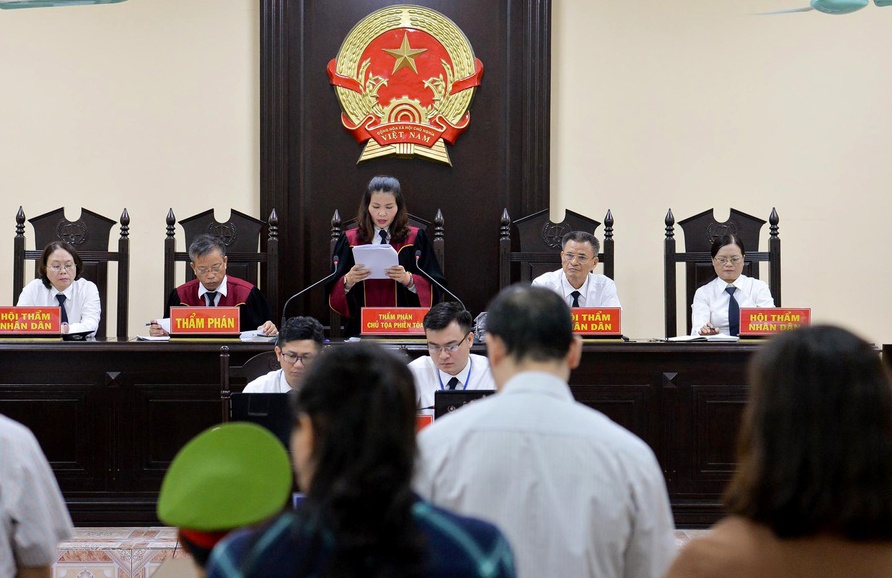 Them 1 vu giam doc tham cua giam doc tham hinh anh