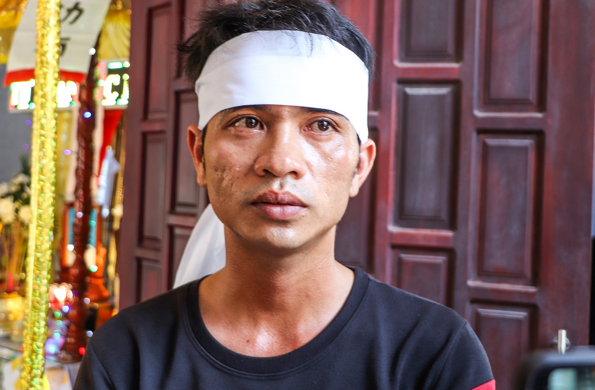 Nan nhan vu lat ghe song Thu Bon ke phut duoc cuu song hinh anh