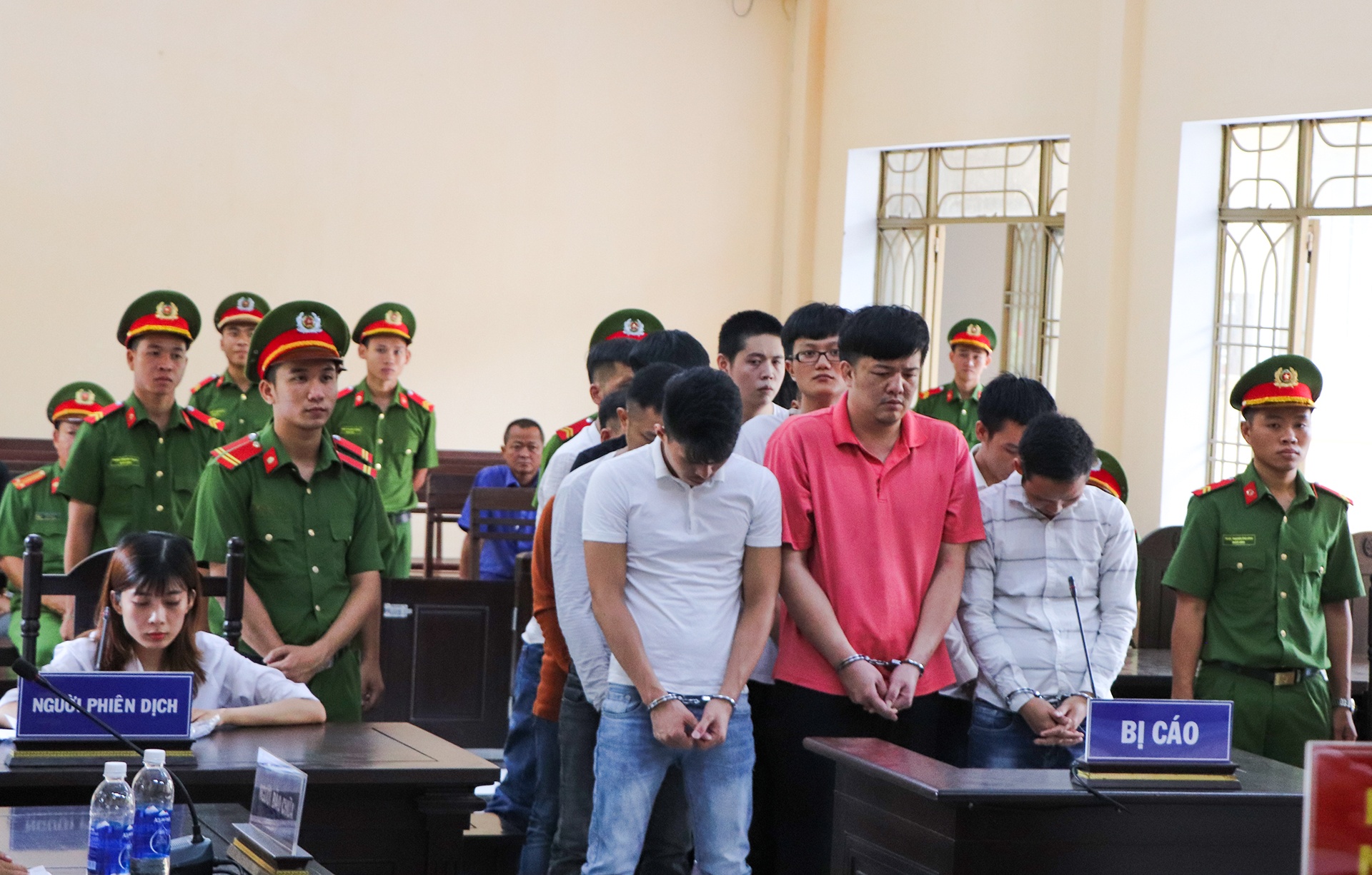 nguoi nuoc ngoai lua dao anh 1