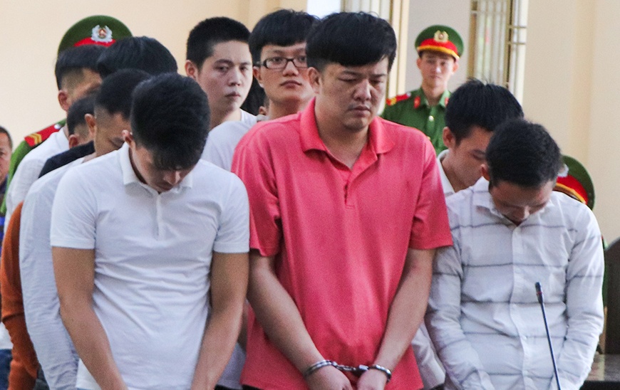 Nhom nguoi Dai Loan linh an vi gia danh cong an lua tien ty hinh anh