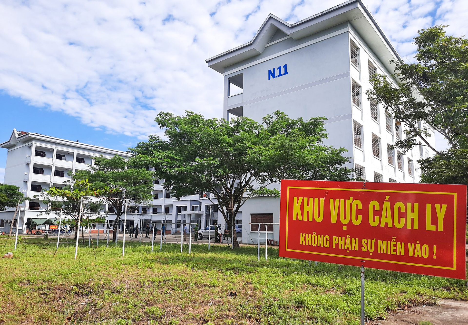 Cach ly 243 phu nu mang thai ve tu Dai Loan hinh anh