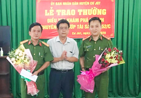dung hien truong vu cuop tai san anh 4