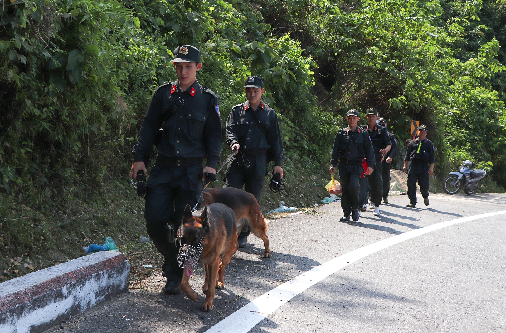 truy tim Trieu Quan Su tron khoi trai giam anh 2