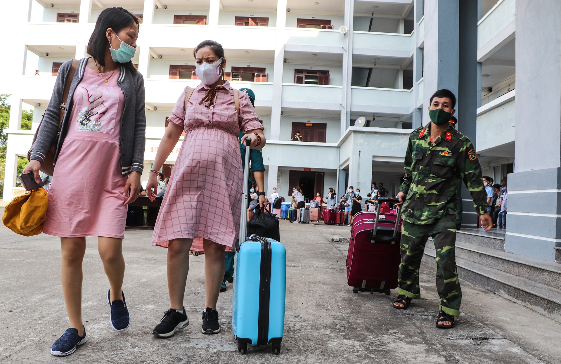 227 ba bau hoan thanh cach ly tap trung anh 9