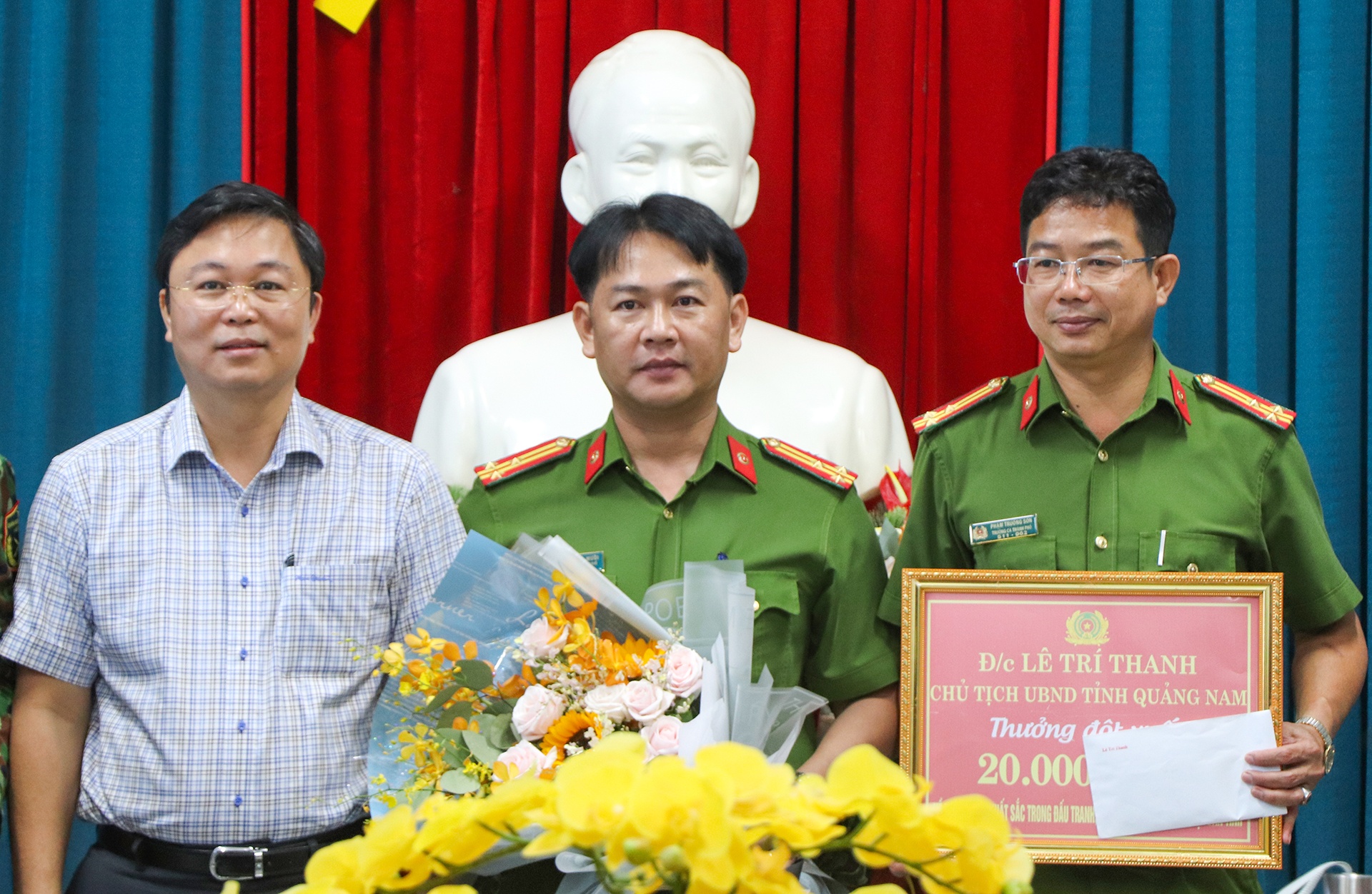 Thuong nong luc luong bat sat nhan Trieu Quan Su anh 1