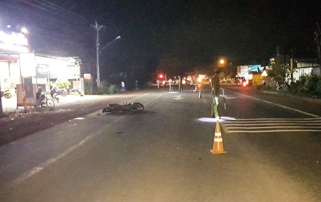 xe may tong nguoi di bo anh 1